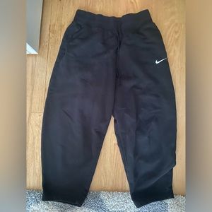 Cropped nike sweat pants